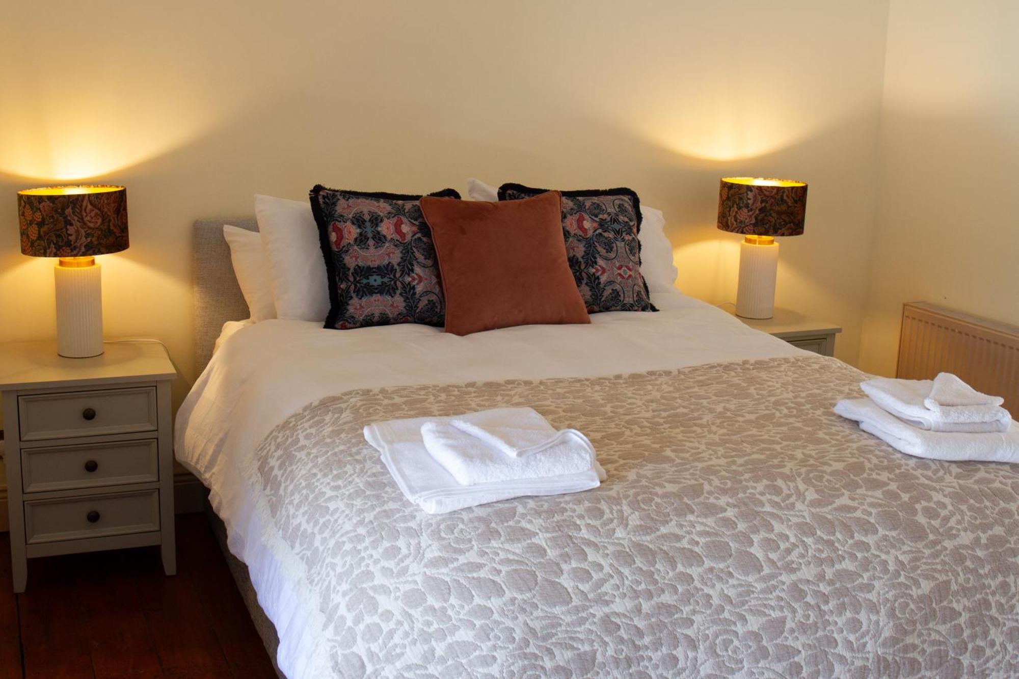 Hill House Lodge Sleeps 6 Overlooking The Rock Of Cashel Exterior foto